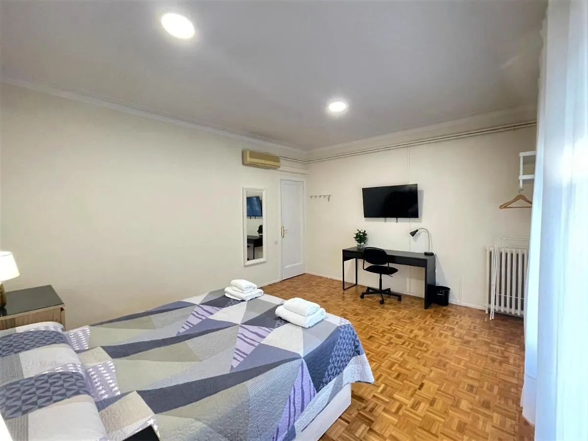 Villarroel Habitaciones Barcelona 0*,